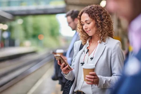 Vergelijk telecomdeals van KPN, Ziggo, Odido en Vodafone bij Spaartotaal